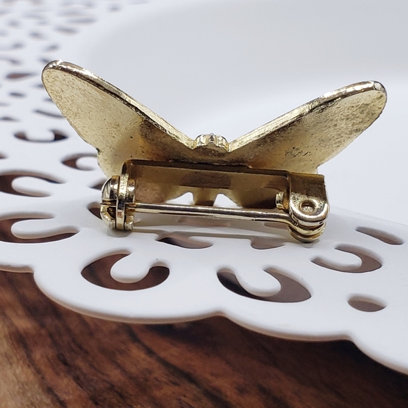 Beautiful Orange Butterfly Brooch - Picture 3 of 5